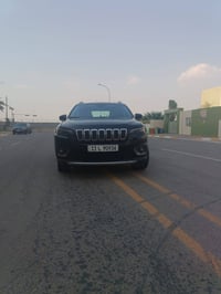 للبيع جيب شيروكي موديل 2020 لمتد السياره بسمي رقم بغداد إنكليزي السيار...