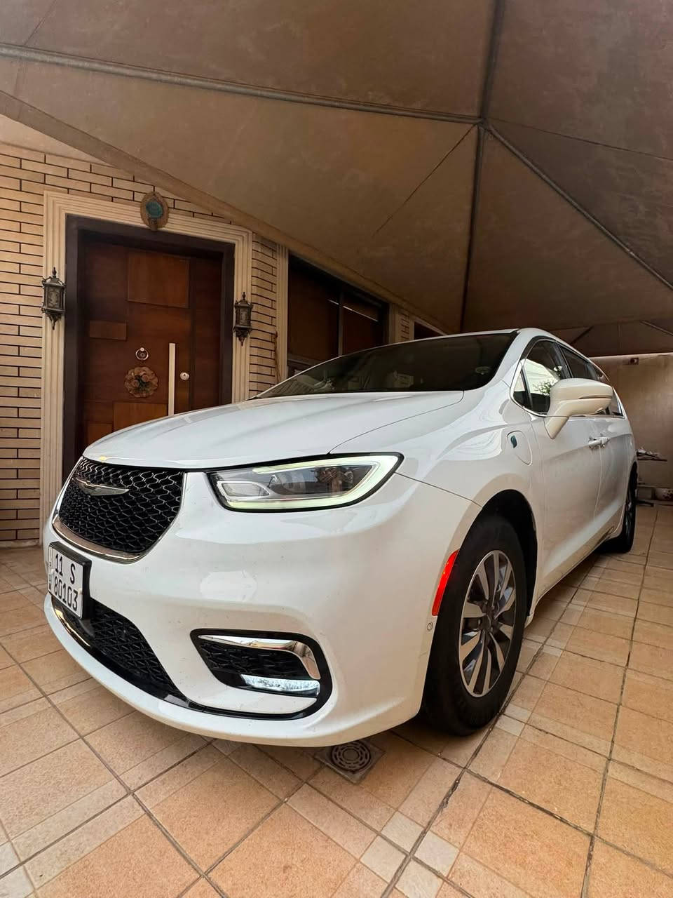 كرايسلر باسيفيكا Hybrid 2022
هايبرد Plug-in Hybrid — تنشحن بالكهرباء
وارد امريكي حادثها مثل مموضح بصورة
7 راكب / ثلاثة صفوف
داخلية جلد أسود
كراسي الصف الثاني منفصلة Captain Seats
شاشة وسطية Uconnect 10.1 إنچ
شاشتين خلفيات 10 إنچ للترفيه
Apple CarPlay + Android Auto لاسلكي
كاميرا خلفية
حساسات أمامية وخلفية — والحساسات
ليتات LED أمامي وخلفي
تشغيل بصمة
تحكم ستيرن
تكييف متعدد المناطق + فتحات تكييف خلفية بالسقف
أبواب جانبية سلايد كهرباء
باب خلفي كهرباء
فول من عدا الفتحة
جنوط ألمنيوم
*مكانها بغداد الدورة جمعية خير الله
***********
