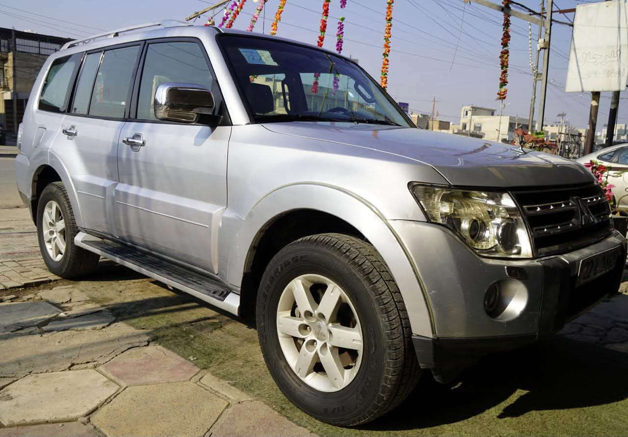 السلام عليكم باجيرو حبتور اعلى فئه كامل موصفات  موديل 2008 محرك 3800 خليجي مكفوله من الحادث والصبغ سياره جاهزه من كل النواحي اي نقص مابيه لايت زينون هزه جديده السياره بسمي السعر120$  للتواصل ***********
