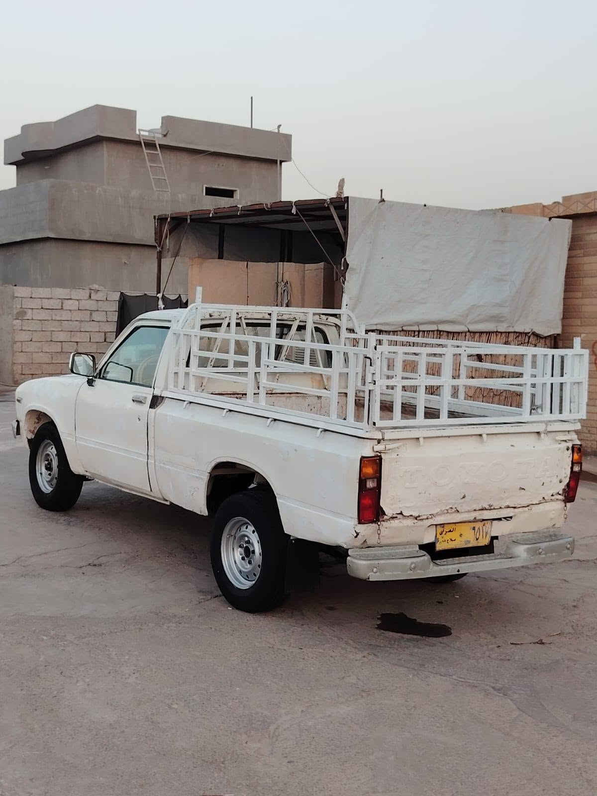 للبيع بكم 1980
محرك بي صرف 
كير واكسل شرط
صدر جديد 
طخم تاير جديد 
بدون اخياس بدون ضربه شرط
كهربائيات كلها شغاله سياره حلو 
ومصروف عليها مال بيت
تبريد شغال بس تزيدو غاز 
بدون وكاله تحويل بس 
بدون مراوس بس بيع نقد فقط
السعر 25 وبيها مجال 
مكان السياره الشرقاط اسديره 
هاتف ***********
