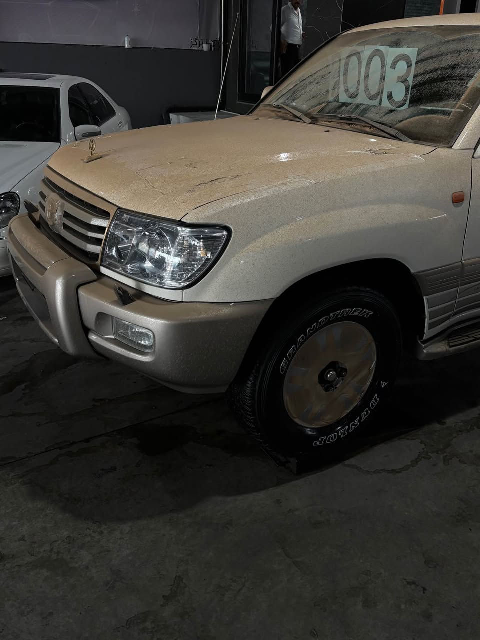 مۆنیکا ٢٠٠٣  
داژبڵ بەرز
122000کم ڕۆشتوە 
1پارچە بۆیاخ 
بێچاڵ و شوخت 
فول مواسەفات بێ سڵایت  
گێڕ و مەکینەو ئەکسل بە شەرت 
هەموو گیانی لەسەر دەقی شەریکە ماوەتەوە 
*********** السليمانية, العراق
