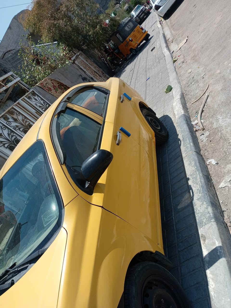 السلام عليكم سياره افيو موديل 2010 مكينه 1400مفتوح سياره جاهزه حداديه جديده تبريد ثلج تايرات جديده سياره ما ناقصها شي السعر 43 مكان السياره البصره القبله الهاتف ***********
