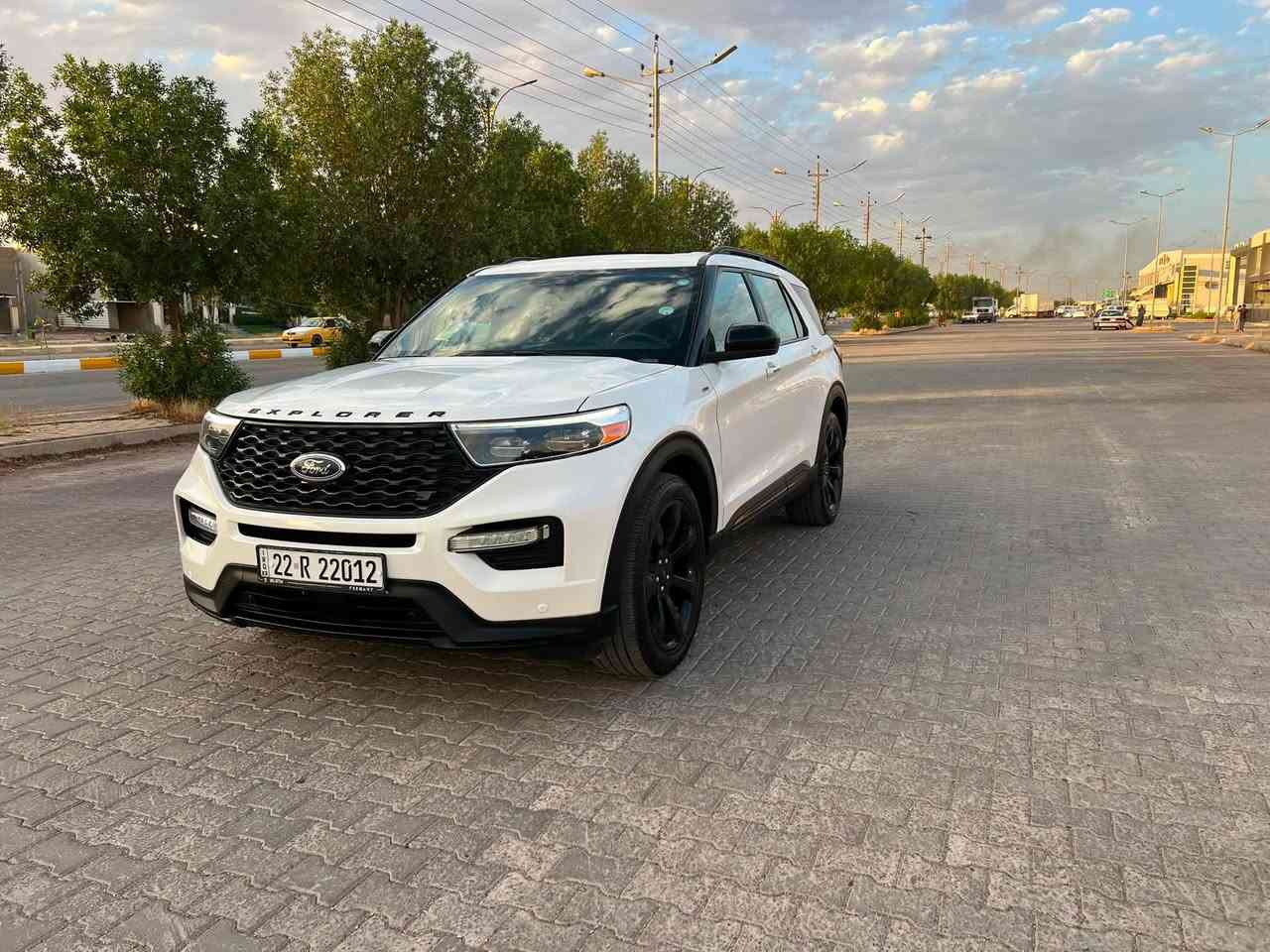 سلام عليكم 

فورد اكبسلور فئة ST Line

بدون صبغ السياره كفاله ،،،،ماعدا اقل من شبر صبغ نهايه الجاملخ الامامي للجماليه فقط

موديل 2024 

ماشيه 21 الف

# محرك حجم 2300 توربو

بانوراما

كشنات جلد مخمل

كشنات vip 

كشنات تدفئة

استيرن تدفئه

رادار جانبي وخلفي وحساسات

كامره 

ويل حجم 21 

السياره تجي بلاك يعني ترايش وعلامات والويل كله اسود بلادي 

تبريد مركزي

وبعد اهواي مواصفات 
### بالنسبه لصور الضرر موجوده بالمنشور 
ورقم الشاصي موجود 

مكان السياره خانقين 
للاستفسار ***********
