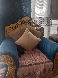 تخم 7 مقاعد ب 250 وبيه مجال رقم للاتصال 07886603296 متواجد واتساب مكان...