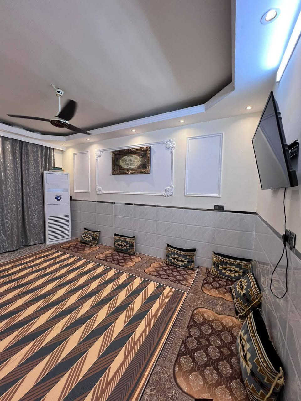 👋🏻السلام عليكم.
🏠بيت للبيع المساحه 100م 
البيت يحتوي على 
2غرف نوم 🛌 
استقبال 
حولي مطبخ 
صحيات طابقين
الموقع بغداد منطقة الانتصار مقابل مستشفى حماد شهاب 
للاستفسار والتواصل 
***********

#بغداد 
#الانتصار 
#الحسينيه #الشعب #المديه #صليخ #الاعظميه #شارع #فلسطين

