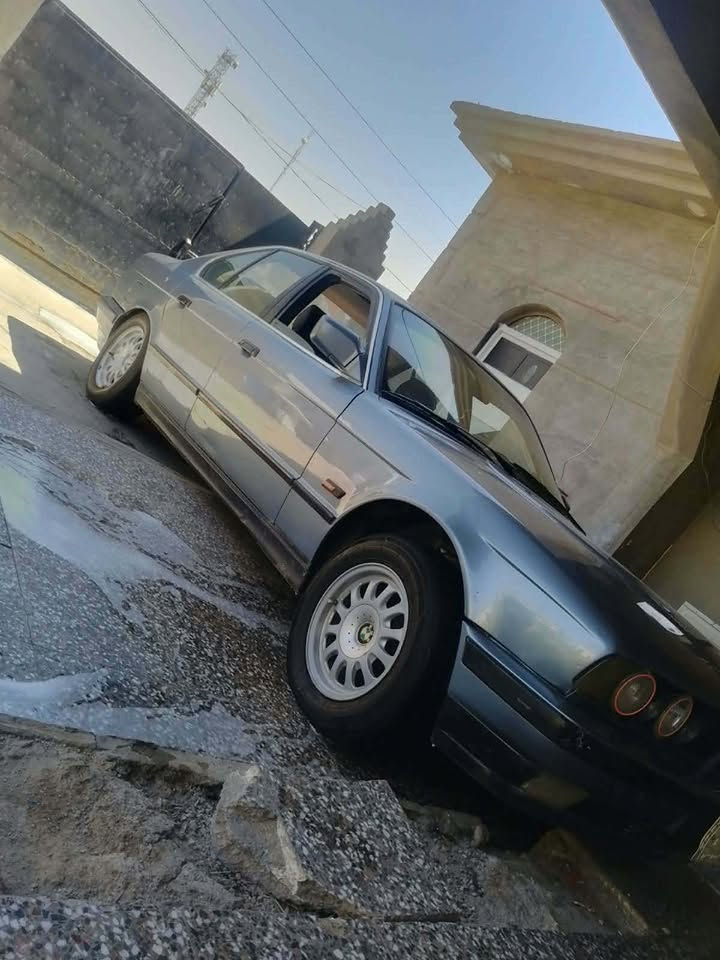 بي ام موديل ٨٩ كير عادي مكينه ٢٠ مفتوح سياره ٥٢٠ نواقصه دبلات تعبانه فقط دشبول خلفي باقي كول شغال للمراوس E36 او بيع سعر ٤٠ بيه مجال مكانه كركوك رقمه كركوك *********** واتساب
