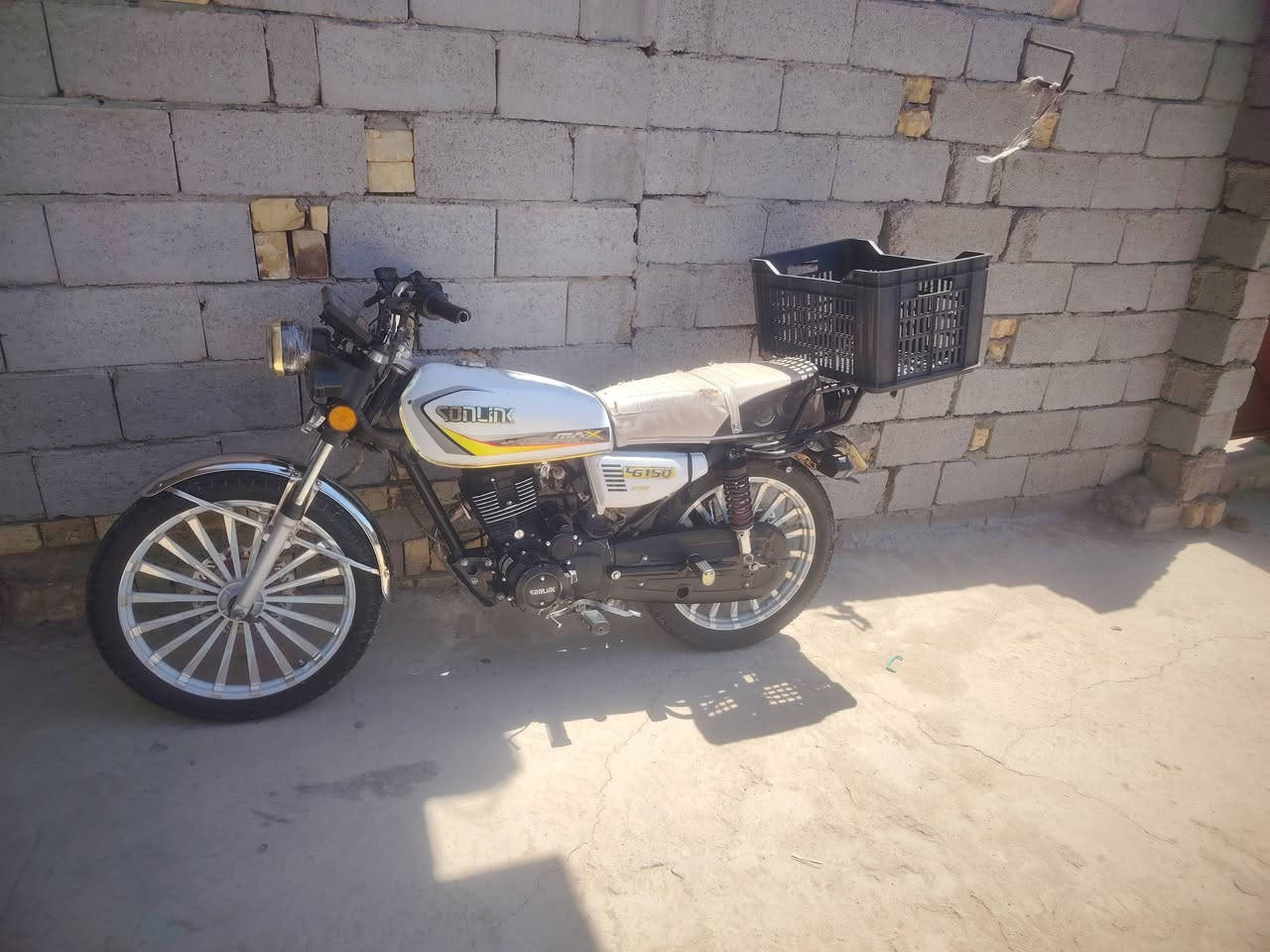 دراجه سونك للبيع موديل 24 مكفوله محرك 5كير سلف هندر كهربائيات شغاله كلها السعر 750 وبيه مجال مكاني رفاعي  الاستفسار ***********
