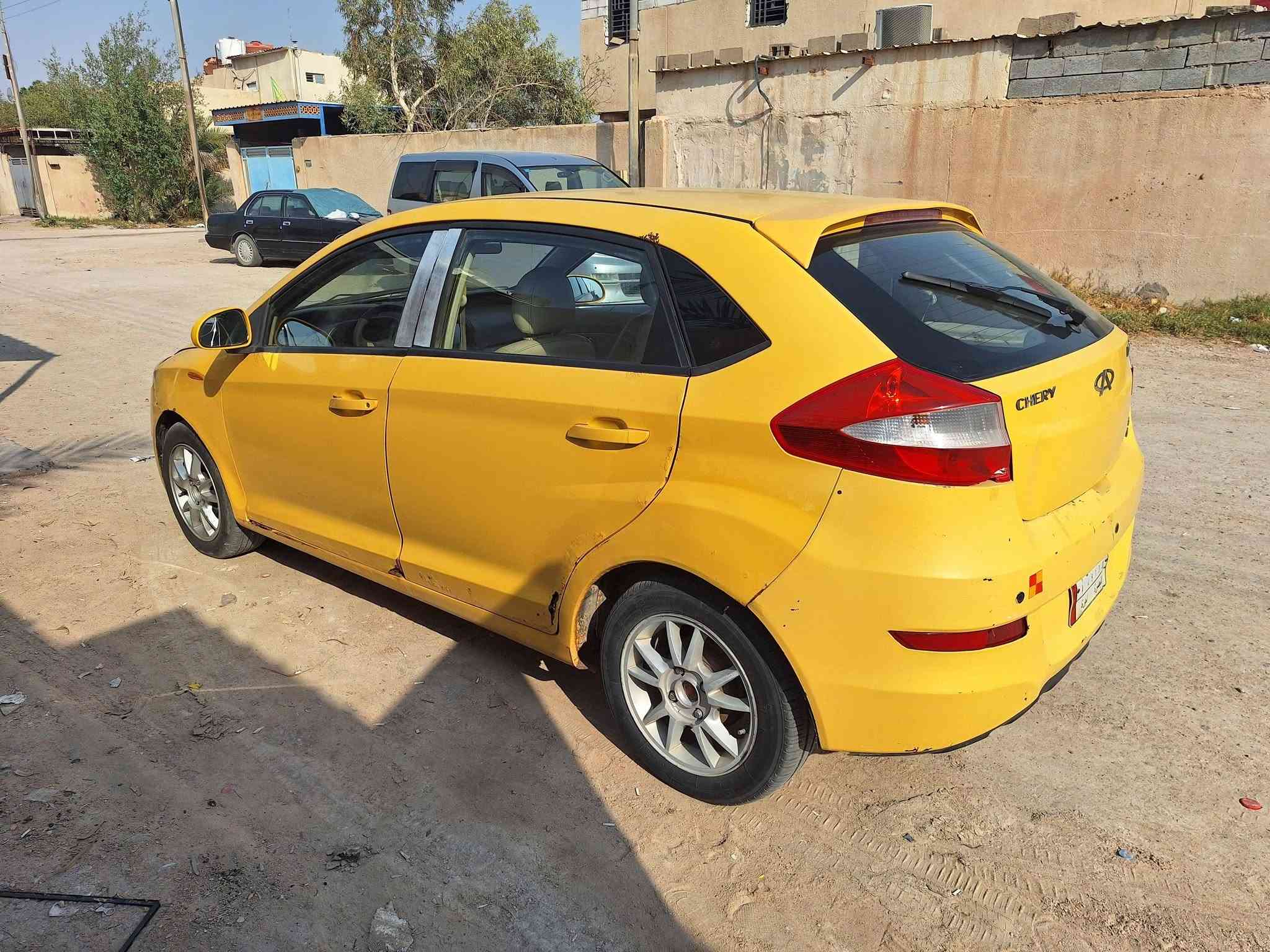 شيري فلاوي السعر ٢٥ وبيها مجال
مكينه كير كفاله 
حداديه جديدها كلها 
كهربايات كلها شغاله 
تبريد مكفول ثلج 
لا تنقيص لا تبخير لا نضوح 
سنتر لك كله شغال[ جام يصعد ينزل وغفال ويه سويج]
شاشه بلاديه 
سماعات 
دواخل جدد
سياره على وضع البلاد فقط بيها نقطات خياس بسيطه 
مثل ما بالصور 
راعيها موجود شرط التحويل 
سياره حره ما مطلوبه ولا دينار
هيئه غرامات صفر
***********

