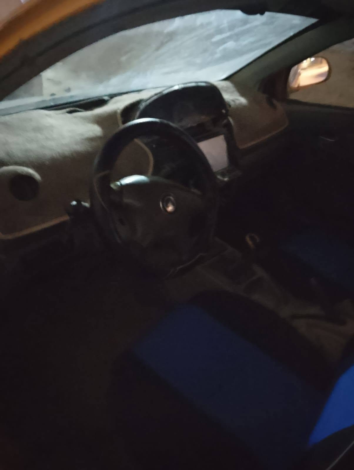 السلام عليكم شيري للبيع يمكن ماكينه كورولا جير عادي بديع حلو مكينه وجير بدي كلها كفاله سياره مكانها بصره ابو الخصيب حمدان السعر 10 عادل المراوس مستعجل على بيعتها جديده *********** راعيها ما اندله رقم بصره الماني
