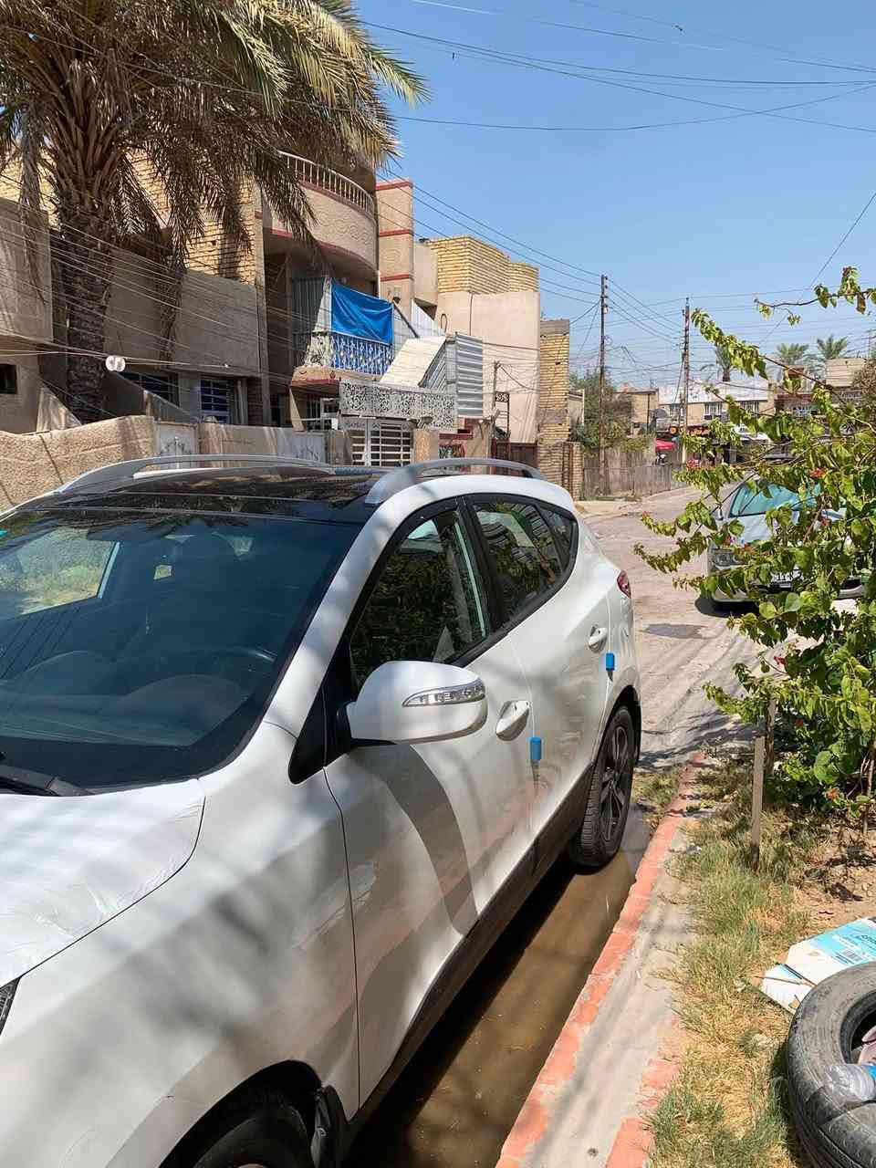 توسان 13 خليجي
مكينة كير كفالة
صدر امامي خلفي جديد
باتري جديد
منضومة تبريد 
تخم تاير 
ادامة كاملة المنضومة البانزين
شادلهة منضومة زنون
شاشة
مواصفات تحكم ستيرن  بنرامة
بيهة كم قطعة صبغ  
السعر 118 وبيهة مجال بسيط جدا
مكان السيارة بغداد الغزالية
***********
