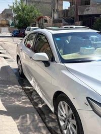 تويوتا كامري خليجية  موديل 18  GLE تبريد قطعتين  حساسات امامي خلفي داخ...