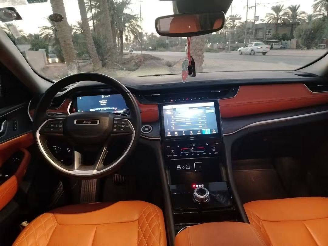 جيب ٢٣ لمتد حادث باب السائق فقط رقم بغداد باسمي للتواصل ***********
