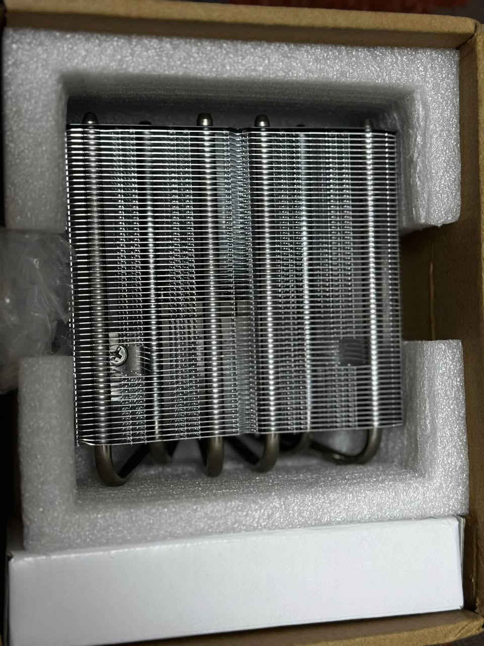 📢 للبيع: مبرد معالج Thermalright SI-100 Classic (جديد)
المبرد المميز والأقوى لفئة الحجم الصغير (Low Profile CPU Cooler)، 
الحل المثالي لأصحاب كيسات والتجميعات الضيقة اللي يعانون من حرارة المعالج.
⚙️ الحالة: (جديد لوك) بكامل ملحقاته والعلبة والمروحة 120 مم.
📌 التوافق: يركب على معالجات إنتل و AMD (يدعم مقابس LGA 1700 و AM5 الحديثة).
📏 الارتفاع: 100 ملم فقط مع المروحة.
💵 السعر المطلوب: (50,000)
📍 المكان: (بغداد ) مع إمكانية التوصيل/الشحن.📥 للتواصل والاستفسار، يرجى مراسلتنا على الخاص او على الواتساب *********** 

.#للبيع #مبرد_معالج #جيمنج #Thermalright #PC_Parts
