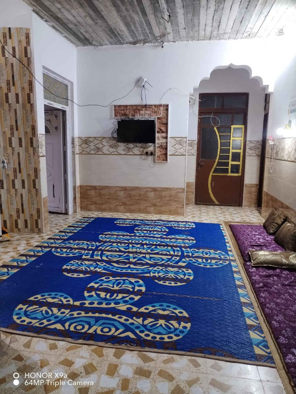 بيت للبيع حي القوسيات خلف معمل غاز توفيق المساحه 180 سعر 48 وبيها مجال الاستفسار على الرقم
***********
***********
