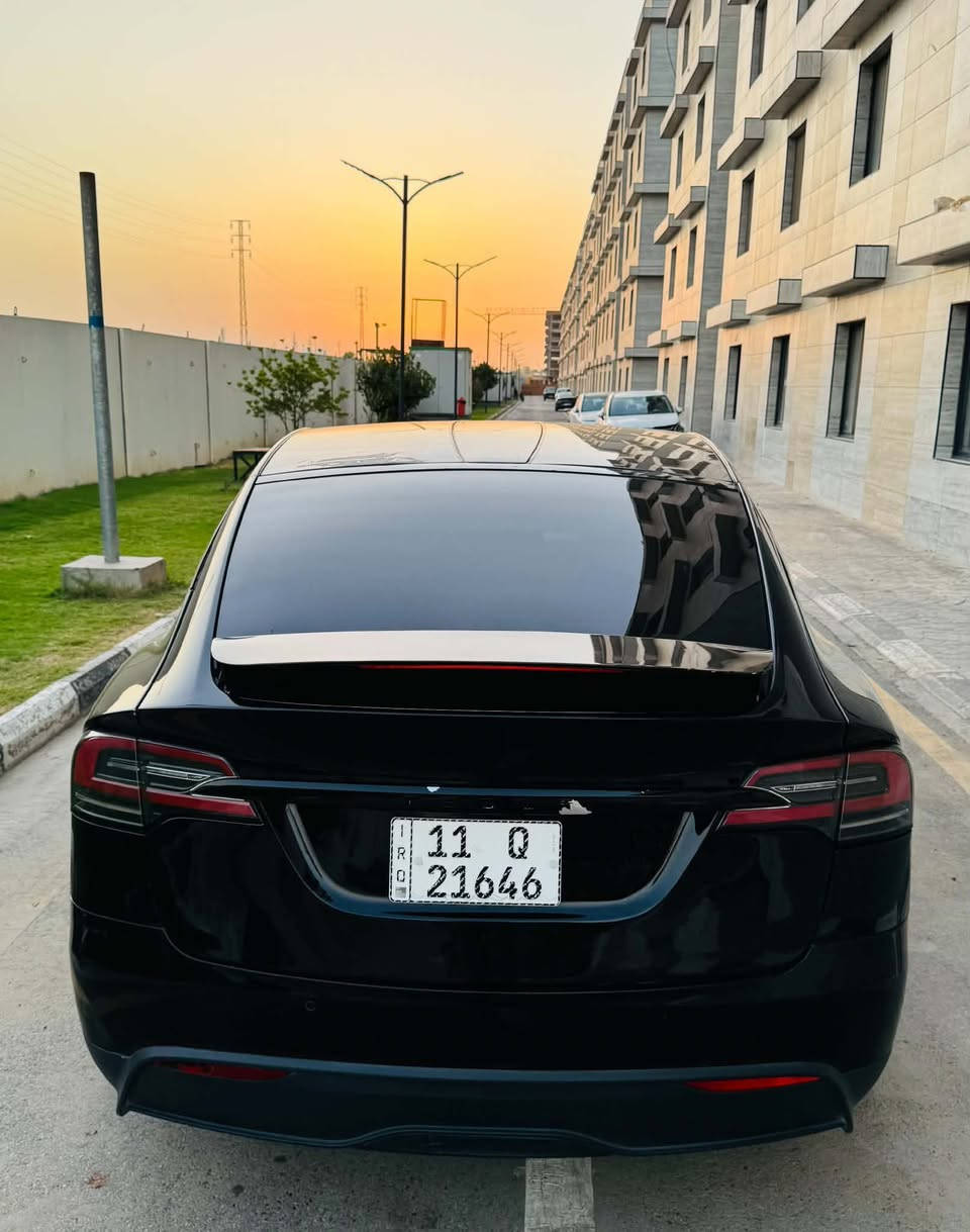 تسلا موديل X Long Range موديل 2023
حادث دعاميه قبق جنطه بدون ايرباك 
المحرك: كهربائي بالكامل⚡️
Dual motor
بطارية كبيرة
تمشي بالشحنه 600km
بدون ايرباك 
‎شاشة متحركه
وارد امريكي 
670 حصان
‎المواصفات:
(Soft Closing) أبواب شفط
5 ركاب
كروز كونترول ذكي
ستيرن تدفئة كهربائي
كراسي كهربائية مع ذاكرة وتدفئة
(Navigation) نظام ملاحة
باب شنطة كهربائي
Home Link نظام
ساوند سيستم فاخر
كاميرا رجوع
(Brake Assist) نظام مساعد الفرامل
نظام الثبات الإلكتروني
تحكم أوتوماتيكي بالإضاءة العالية
(Keyless Entry / GO) دخول وتشغيل بدون مفتاح
أضوية LED أمامية
(Dynamic Steering) توجيه ديناميكي
كبح طارئ أوتوماتيكي
نظام تحذير من التصادم
مراقبة النقطة العمياء
تحذير مغادرة المسار
تنبيه حركة المرور الخلفية
كاميرات محيطية 360 درجة
حساسات محيطية 360 درجة
نظام مساعد الاصطفاف
نظام ترفيهي داخلي
بلوتوث و AUX
والمزيد من المميزات الحديثة
مكان السيارة : الكراده 
رقم التواصل : ***********
