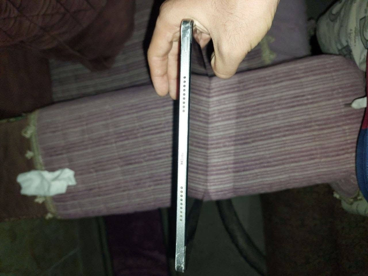 سلام عليكم ايباد Redmi Pad Pro نضيف بس الشاضي بي ضربه صغيره ما تأثر اوياه كارتونه او شاحنه مالته ما مفتوح سعر300 او بي مجال 
#***********
