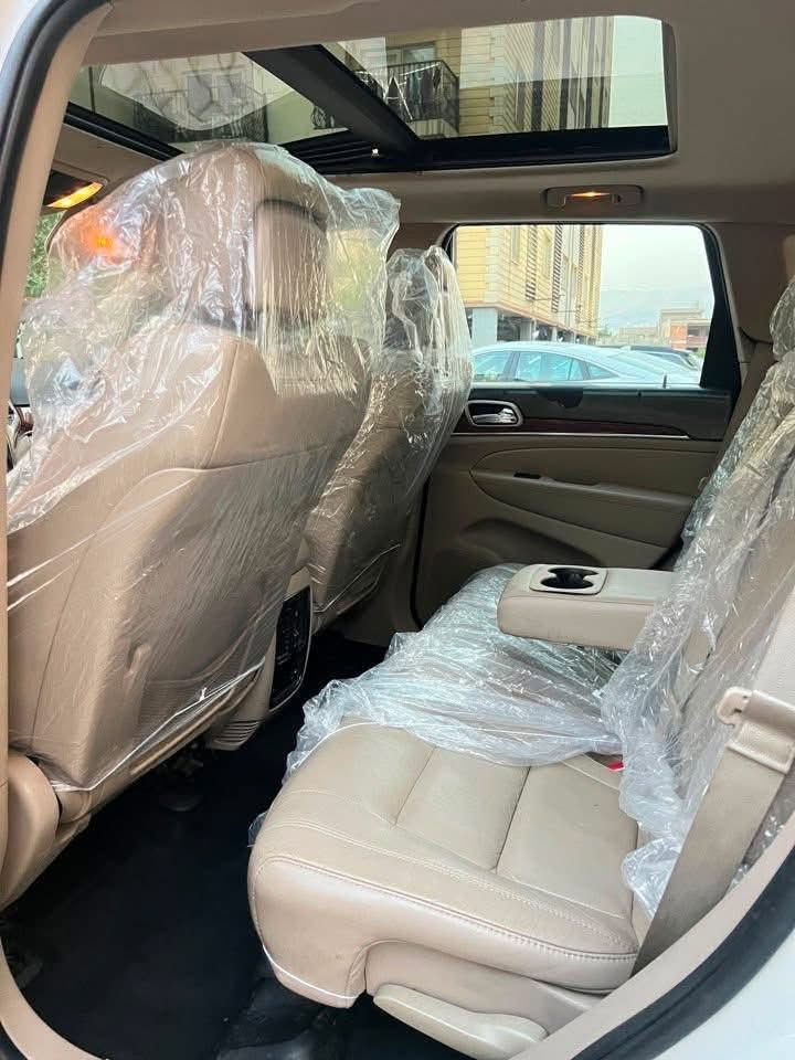 ٢٠١٢ خليجي لمتدد فول الفووول
مناقصها اي شي
شغل وطلع ترايك وين ماجان
باسمي تحويل ثاني يوم
بانورما فتحتين سقف
بيها قطعتين صبغ
صدر جديد 
تخم تاير
***********

