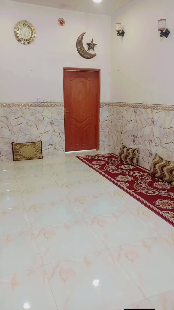 دار مساحه 100 متر بناء جديد طابوق نهروان صب كونكريت مركزي سيراميك بورسلين كرانيت سقوف ثانويه خدمات كامله زراعي حي ميسان قرب سكله الكرعاوي السعر 32مع المجال استفسار اكثر ***********
