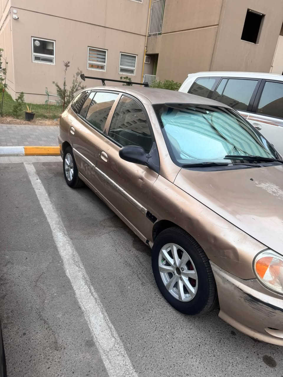 السلام عليكم كيا ريو موديل 2002 سياره نضيفه جداً كير عادي تبريد نقص غاز تخم تاير باتري جديد كهربئيات كل شغاله سياره مال جناي السعر 45$وبيهه مجال بسيط  ‭ ***********‬ابو سجاد  عنوان السياره بغداد مجمع بسمايه السكني
