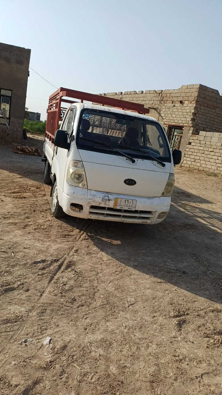 السلام عليكم 
كيه بنكو ٢٠٠٩ مكفوله من الضربه 
كير مكينه شاصي مكفولات 
حداديه تواير جدد تبريد شغال 
سعر ٧٨ وبيه مجال ستفسار تصال برقم *********** مكلف بنشر

