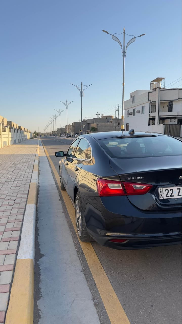 سلام عليكم 
ماليبو 23 
فول مواصفات ما عدا الفتحه 
بصمه ابواب 
بصمه 
تشغيل عن بعد 
تحديد مسار 
اوتو ستوب 
مانع انزلاق 
تحديد سرعه 
حساسات اماميه خلفيه 
تدفئة كشنات 
شاشه كار بلي
او باقي المواصفات المعروفه 
الايرباكات كلهن سليمات 
حادث خفيف جداً فقط جاملغ 
كير محرك تبريد كفاله 
و صور الحادث موجوده 
ماشيه 48 مايل قابله لزياده 
رقم اربيل شبه مميز 
تحويل مباشر 
 السعر 120او بيه مجال 
*********** كربلاء, العراق
