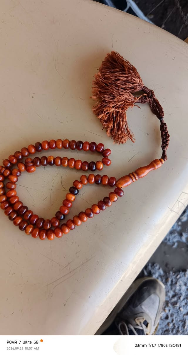سلام عليكم هاي سبح للبيع والله العظيم ماعرف بيهن اريدهة ب30 الف مكاني بغداد قريب على مدينة الصدر ماكدر اوصلهة  ***********

نص مكتوب في الصور:
- POVA 7 Ultra 5G
- 2026.09.29 10:07 AM
- 23mm f/1.7 1/120s ISO288
- 23mm f/1.7 1/80s ISO181