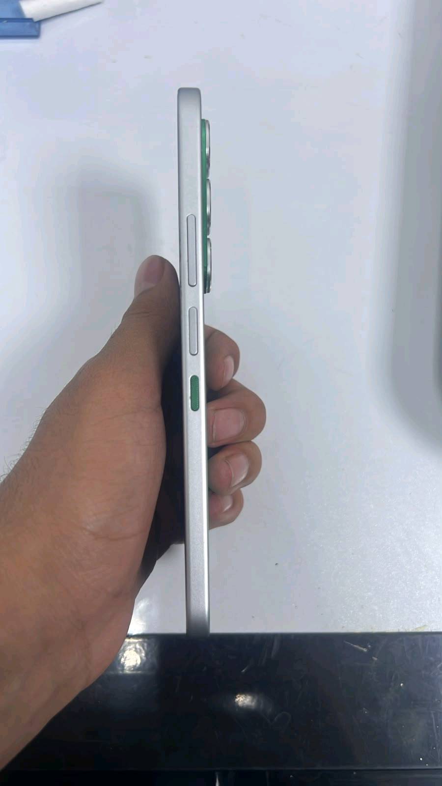 هوت 60 برو نضيف قبل فتره اخذته ذاكره 256 عشوائيه 16 عنواني الشعب