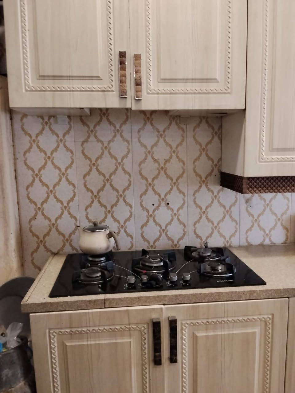 بيت للرهن مساحة 200م مجمع بيتي الأول فئة c جاهز للسكن بيت جداً مرتب ونضيف طابق ونص غرفتين صالة استقبال 
ملاحظة/ يتم الرهن بدون الأثاث فقط يبقى كاونتر المطبخ والثلاجة ضمن الرهن
المدة سنة وقابلة للتجديد ب 35 مليون قفل 
***********
