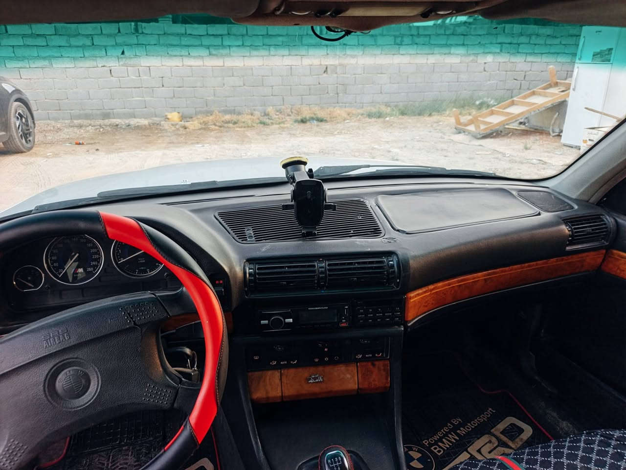سلام عليكم BMW 740موديل1993بغداد
السياره صبغ جديد كير مكينه v8 مسكر جديد صدر أمامي خلفي كله جديد بجم عريض داخل جلد أسود ايرباك السياره جديده ومتعوب عليهااا السعر 58وبيهاا مجال***********

