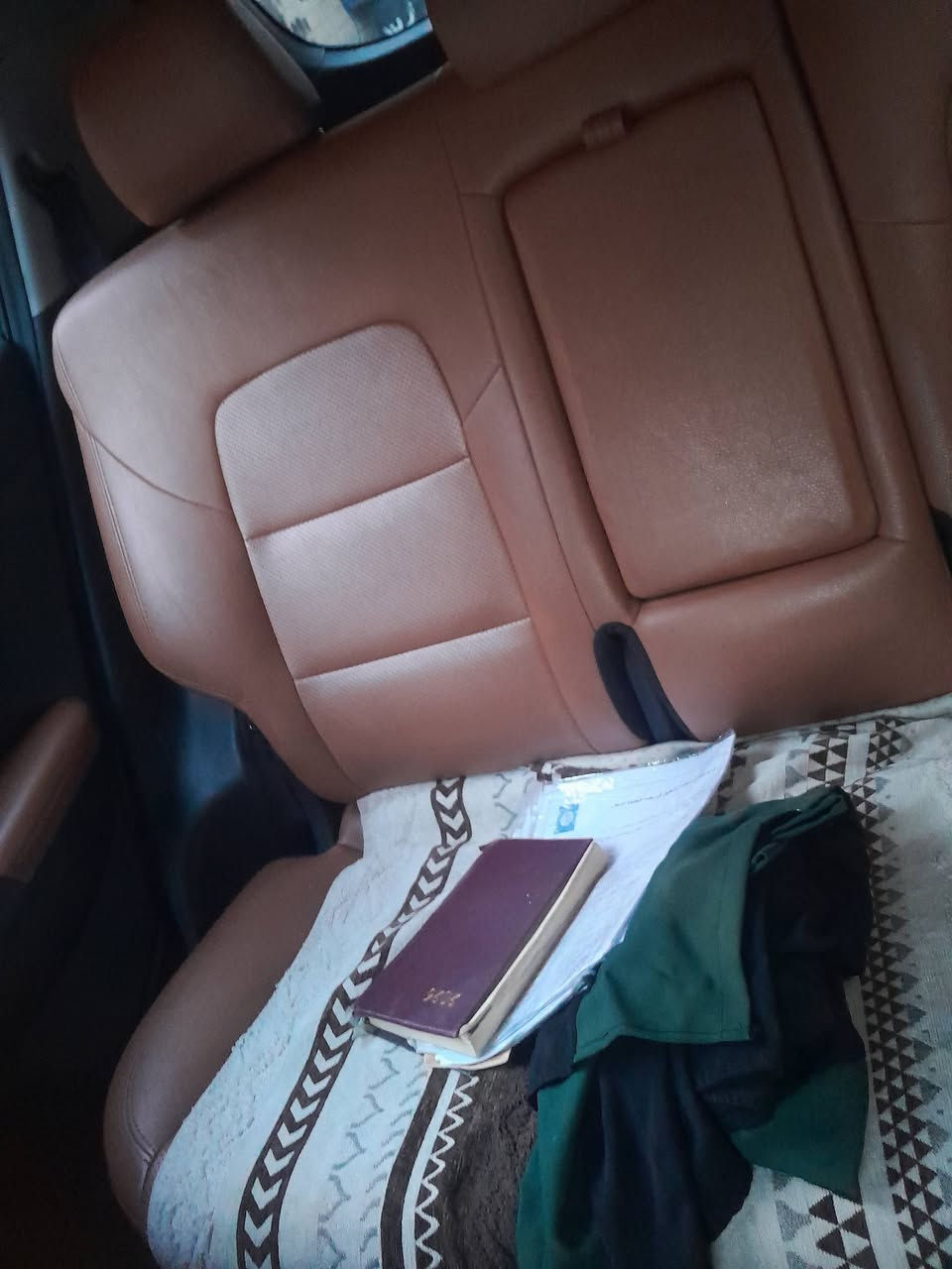 عندي،سياره سبورتج ٢٠٢٢ وارد امريكي .لون اسود.سعرها ١٦٠ .. بيها مجال قليل... *********** ..  بغداد العبيدي ...

