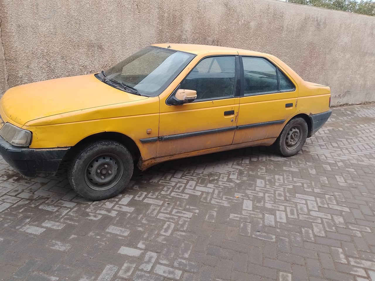 سلام عليكم بيجو روى 2009 سنوية الهيئة اخذوهة بلنهضة سيارة بلادية فقط بيهة كازكيت صدر كير جديد رقمي *********** مكاني بغداد الأمين
