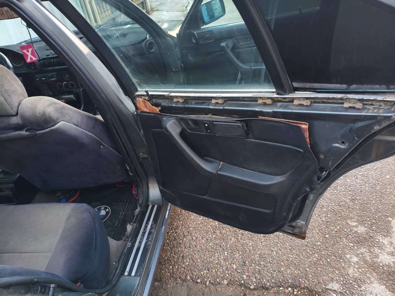 السلام عليكم
للبيع او المراوس 

BMW 525 مفتوح 
موديل 90 
كير ومحرك وتبريد وصدر امامي وخلفي كامل  
فقط نقص شيال الكاردن والبور بيهن عطل 

السيارة جاهزة وخير من الله فقط ذني نقص الي ذكرتهن 

 السعر : 55$ وبيها مجال بسيط 

مكان السيارة : بغداد/ حي العامل 

رقم الهاتف :  ***********
