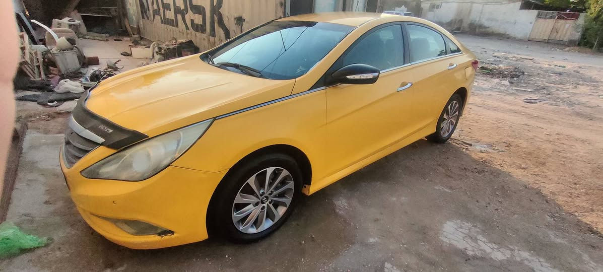 سوناتا 12 وارد امريكي
كير كايم 
محرك 2400 لا تنقيص ولاتبخير
بيها قطعتين جاملغ وبنيد بدون ايرباك
سنويه والهزة ما نافذة
خط بغداد كربلاء 
السعر 74
مكاني كربلاء
*********** كربلاء, العراق

نص مكتوب في الصور:
- HYUNDAI SONATA 2012 للبيع سوناتا بحالة جيدة 74 ورقة الكير عاطل تبريد جديد حادثها من أمريكا جاملغ وبنيد بدون حادث ايرباك موديل 2012 بأسمي العنوان: كربلاء للتواصل: *********** فرصة مميزة .. لا تفوتها راحة وأمان لون مميز وفخم اقتصادي بالوقود السعر مناسب