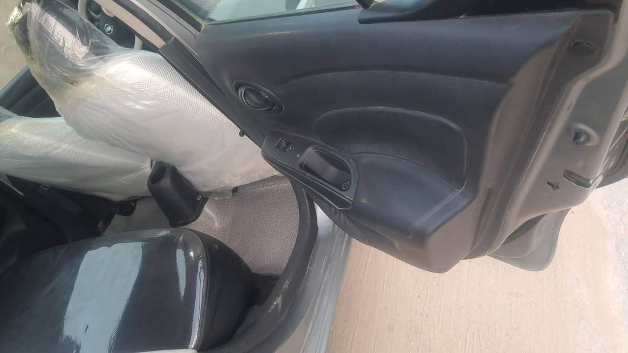 نيسان سني موديل 2012 رقم نكليزي
تبريد حداديه تخم تاير سنويه بسمي جاهزه السياره بيها جاملغ وبنيد  مكان الناصريه مركز السعر ب75وبيها مجال***********
