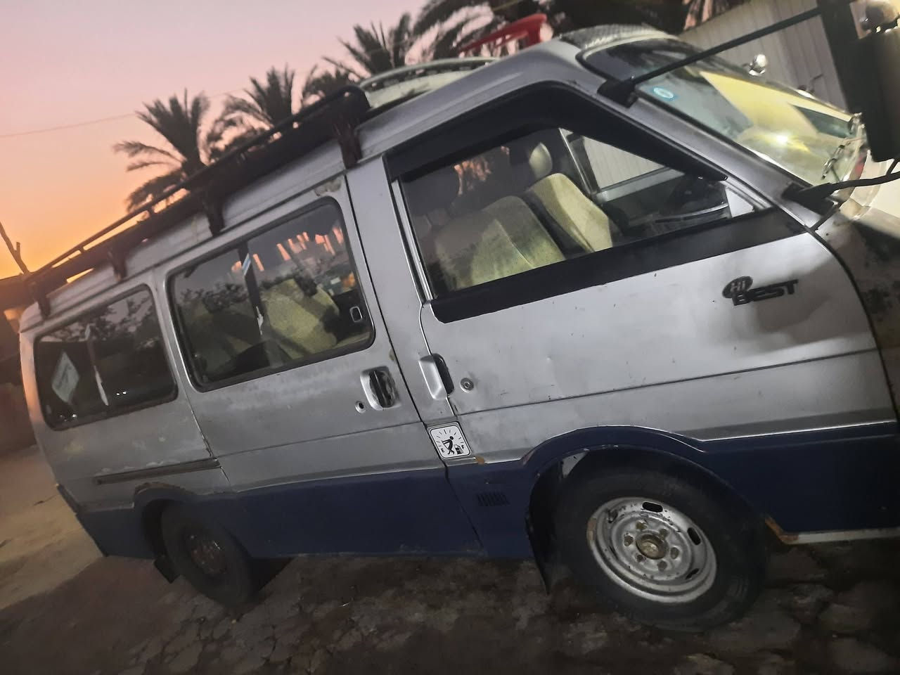 السلام عليكم كيا بستا ٩٥ رقم بغداد
محرك وكير وكسن ودوشمه جديده كله كفاله بيه وكاله بسمي 
راعيه موجود اذا اتريد وكاله هم يسوي العنوان بابل 
قرب جامعه بابل سعر ٣٨ وبيه مجال 
رقمي ***********
