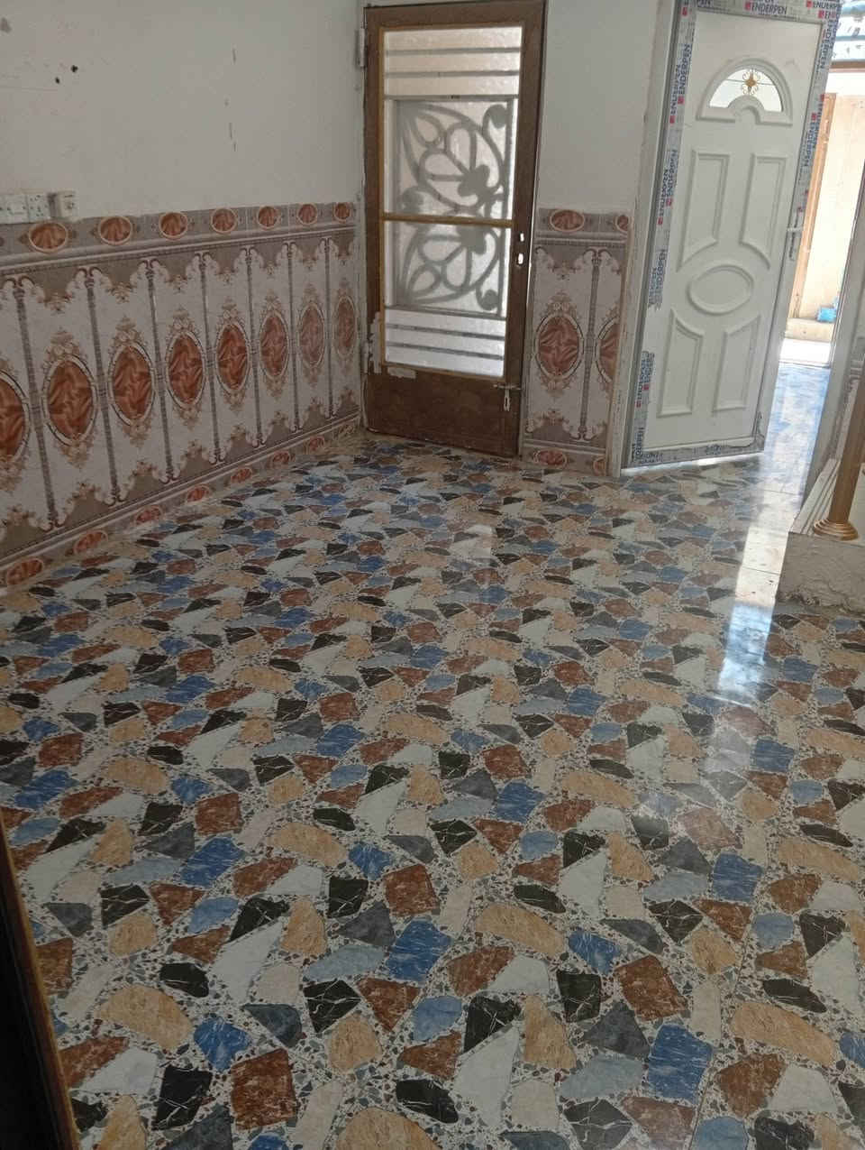 بيت لإيجاد مساحه 64 متر طابق واحد يحتوي على غرفه وصاله ومطبخ وحمام عدد 2 وطارمه العنوان كربلاء المقدسة قرب مدينة ألعاب ضوء القمر الاتصال على الرقم ***********
