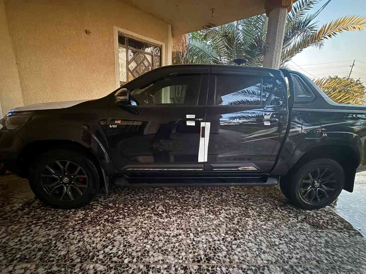 السلام عليكم 
جي ار GR  
ماشيه 80 الف 
رقم اربيل 
مكفولة كفالة عامة من كلشي 

موديل:-2022
6 سلندر  4.0L
لايت زينون 
كشاف امامي 
شاشه مركزيه 
رادار 
سياره
كاميره 360 درجه 
مثبت سرعة
شفتات قياده بلستيرن
تشغيل بصمه
دخول ذكي
اناره ترحيب بلمرايه
حساسات امامي خلفي 
مكيف خلفي
كروز سرعه 
العنوان بغداد ناحية الرشيد 
***********
