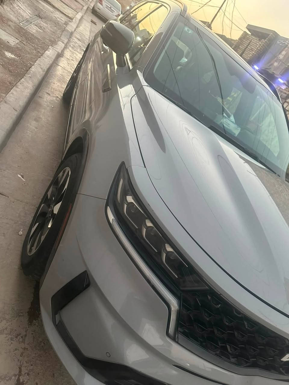 مريكي موديل ٢٣بغداد بسمي فول ٦راكب بدون حادث بس تخريب وتبديل السعر ٢٠٠وبيها سونار موجود واسب ***********مكان السياره بغداد
