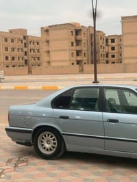 BMW موديل 1992 حجم 535 كير اوتو 7بن صدر جديد مصبوغ عام بدون ضربه او خي...
