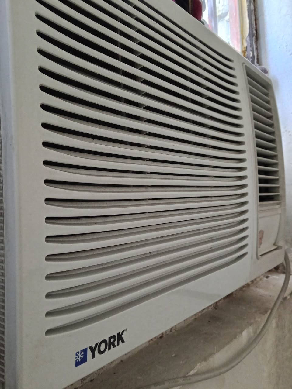 مكيف يورك درجه اولى  ثنين طن جديد موسم واحد بس للبيع تجي تفحص واشوف برودته  سعر 340 وبي مجال بسيط للطيبين  المكان دوره شارع 60 
*********** واتساب
السلام عليكم 
زوليه قياس ٤ × ٣ مرتبه ونظيفه استخدام موسمين 
للبيع بسبب المكان سعر٨٠  الف وبيه مجال بسيط 
 برده،،،
قياس مترتين كل وحده وحد  والمفرد متر ونص 
 للبيع خامه اصليه ونظيفه كلش ٤٥ الف
