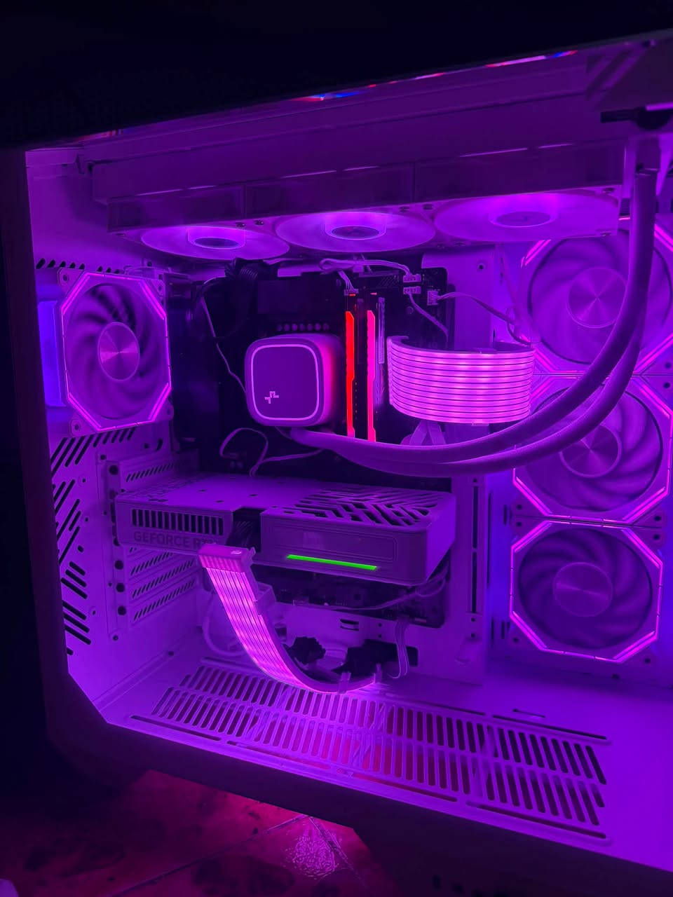 pc للبيع جديد كامل غراض + كراتين
2

CPU i7 12700k

Gpu 5060 

Mb/asrock 790 z

Ram 32/3600

Storg 4.5 m.2 +0.5 sata 

Power 850

مكاني محافظه بابل ومتوفر توصيل 

***********
