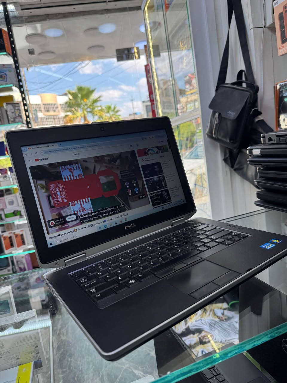 لابتوب ديل 
Core i5 
Ram 4 GB قابل للتطوير 
مساحة تخزين كبيرة بحجم 160GB
شاشه كبيرة بحجم 14 FHD 
مشغل أقراص 📀 dvd 
منفذ HDMI 
منفذ USB عدد ٤ 
بطارية جديدة تدوم اكثر من ساعتين 🔋 

مناسب جداً للدراسة والأعمال المكتبيه والألعاب المتوسطة ✅

فقط بسعر 115 الف

***********
موصل الزهور موصل, نينوى
