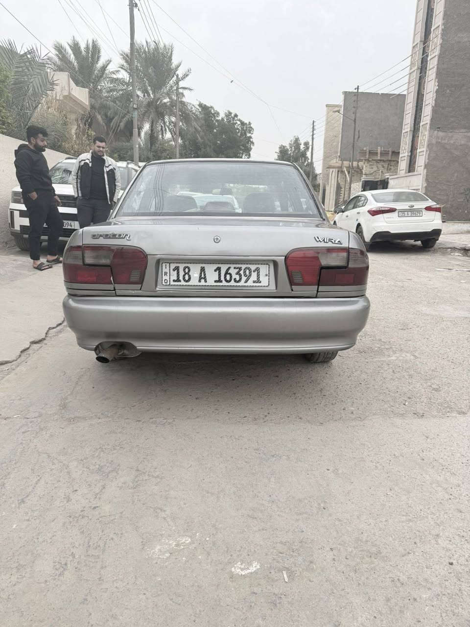 السلام عليكم بروتون للبيع موديل 2002 للبيع السيارة احلا من الصور كير ومحرك خير من الله باتري جديد صدرها نضيف مصبوغة عام أثر جراد السيارة بدون معجون لغد شاصي كفالة نقصها راديتر مال تبريد ودرام شفت السعر 28 قفل بلاش وما اعتقد اكو هيج نضافة بهيج سعر باسمي السيارة سنوية وهزة جديدة العنوان بغداد الدورة المهدية الثانية الرقم ***********
