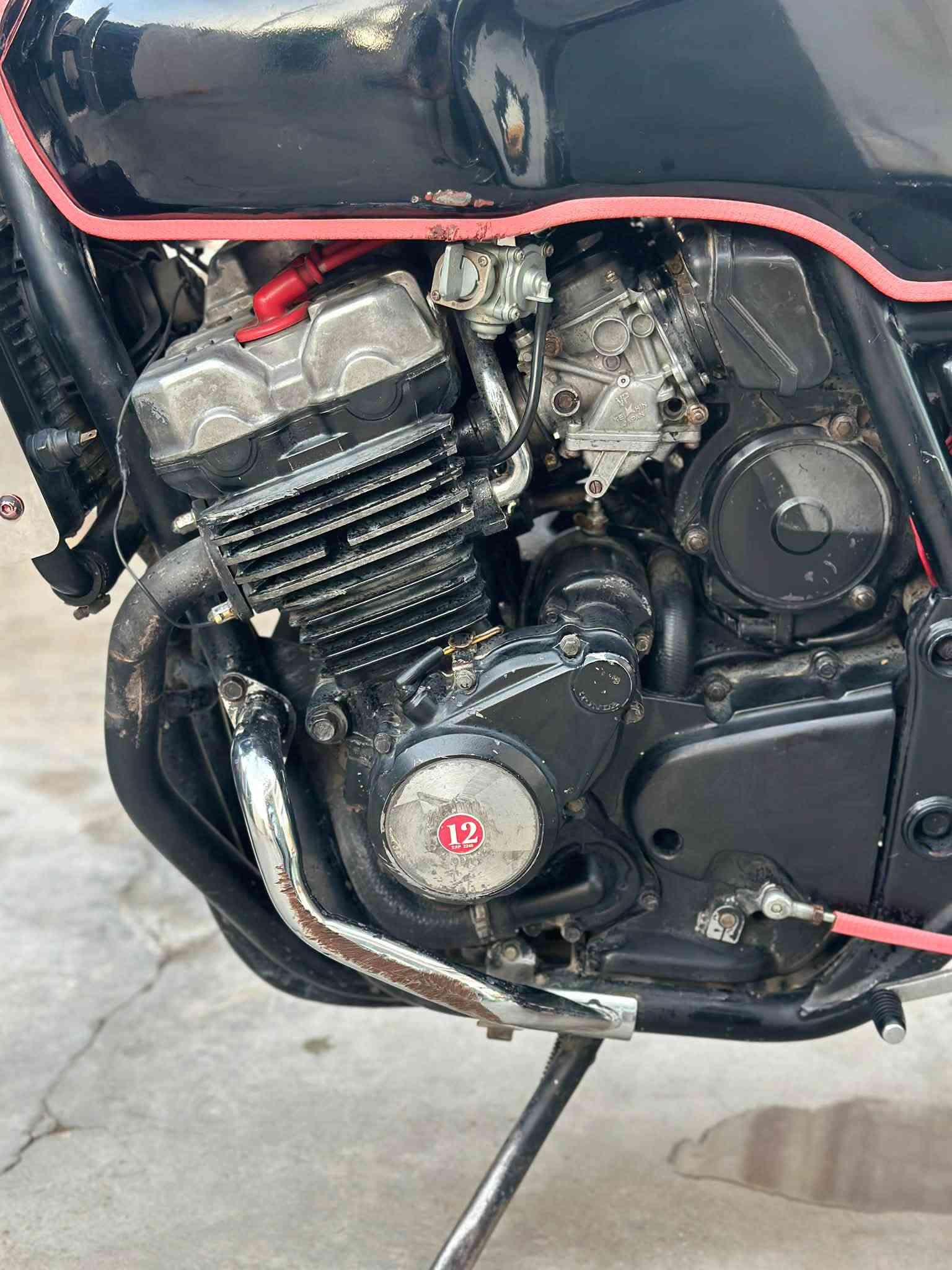 سلام عليكم CB 400✈️🔥 كير محرك شرط ما مفتوح كهربائيات كامل شلعه تخبل🔥
تايرات نضيف دسكات جدد سعر 14$ وبي مجال 

مكاني كركوك ***********
