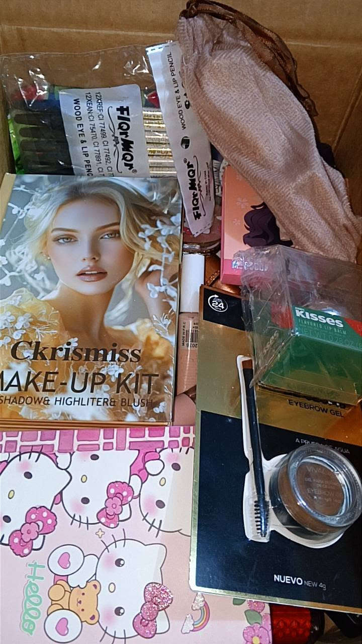 شلعت مكياج للبيع بيع مستعجل 
اكثر من 125 قطعه سعرها مناسب جداً توصيل عليه 
للحجز واتساب  ***********
