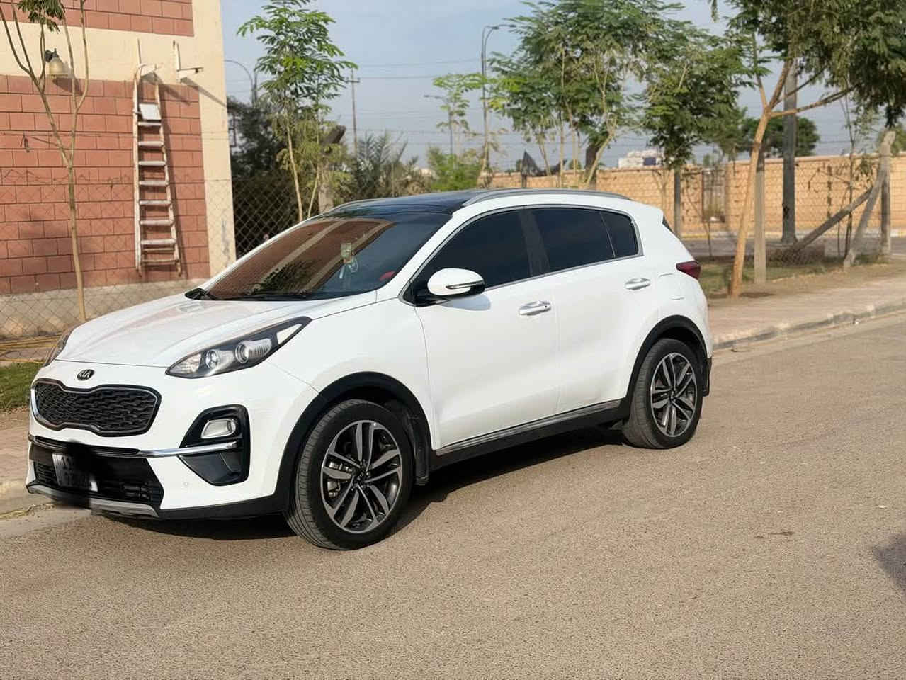 سلام عليكم كيا سبورتج موديل 2020 خليجي فول مواصفات واحد على واحد مواصفات الجيتي لاين رقم بغداد بسمي سياره مكفوله من الصبغ ولتبديل بيه مكانين بارد فقط 
السعر 190 وبيه مجال 
***********
