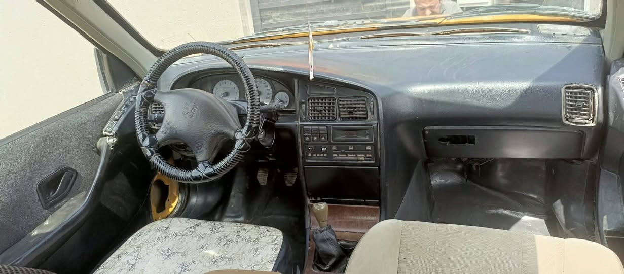 بيجو باص • ٢٠١٠ • كوم حديد