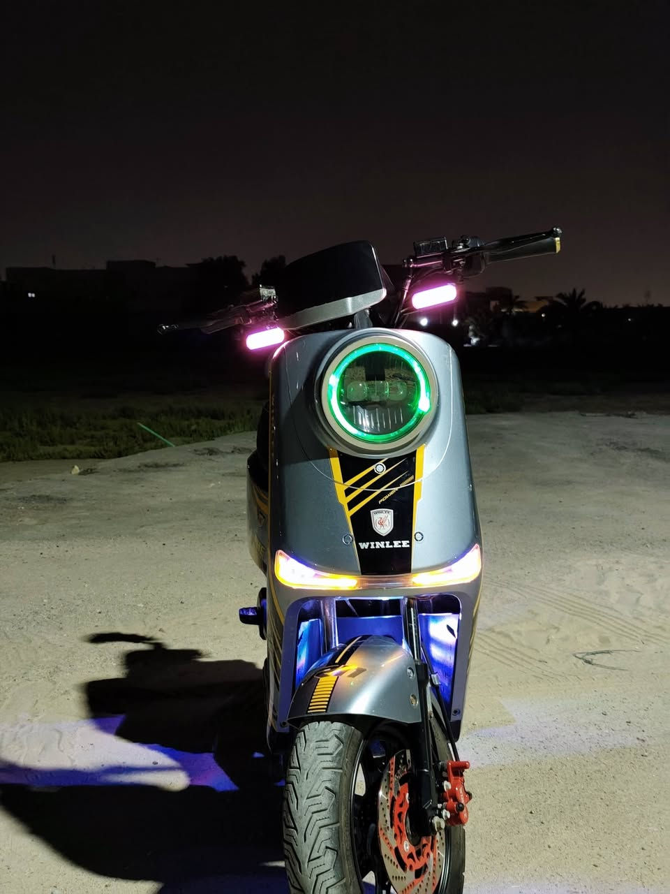 مكلف بالنشر
سلام عليكم 
WINLEE R11 2026 
خمس بطاريات 32 امبير 
ملف 2000 W
بريك دسك امامي خلفي 
لايت عالي ناصي + نشرات + اشاير يمين يسار + دبل رباعي 
نضام P / نضام بگ R 
كهربائيات شغاله بالكامل 
السعر 535 الف و بيها مجال للشراي 
للبيع فقط مكاني بصره 
للأستفسار 
*********** للرصيد فقط 
*********** للواتساب فقط
