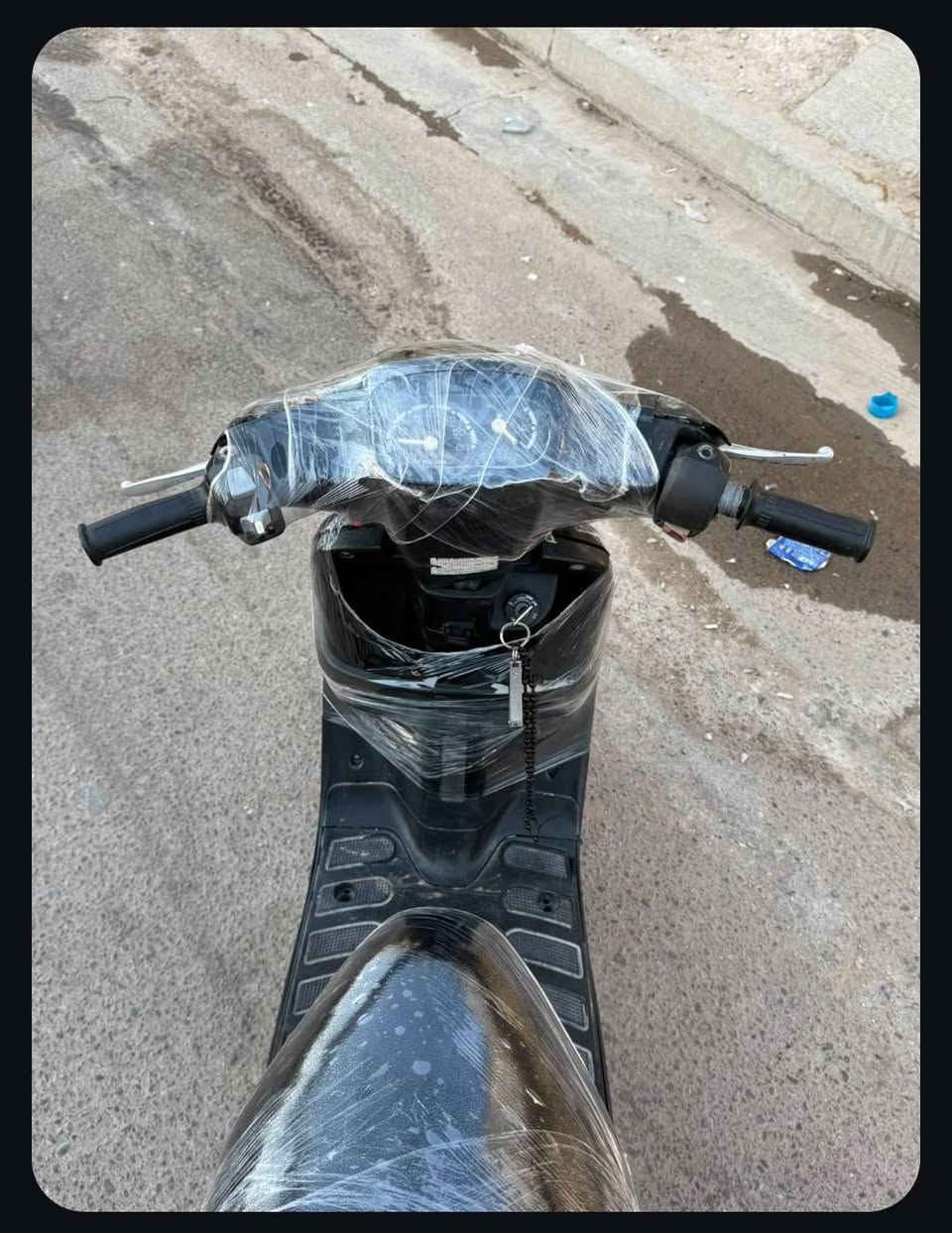دراجه 60 بطه هندر واحد وخير من الله بريكات امامي وخلفي عداد سرعه شغال السعر 200 وبيهة مجال للاستفسار اكثر ***********مكاني بغداد الزعفرانيه
