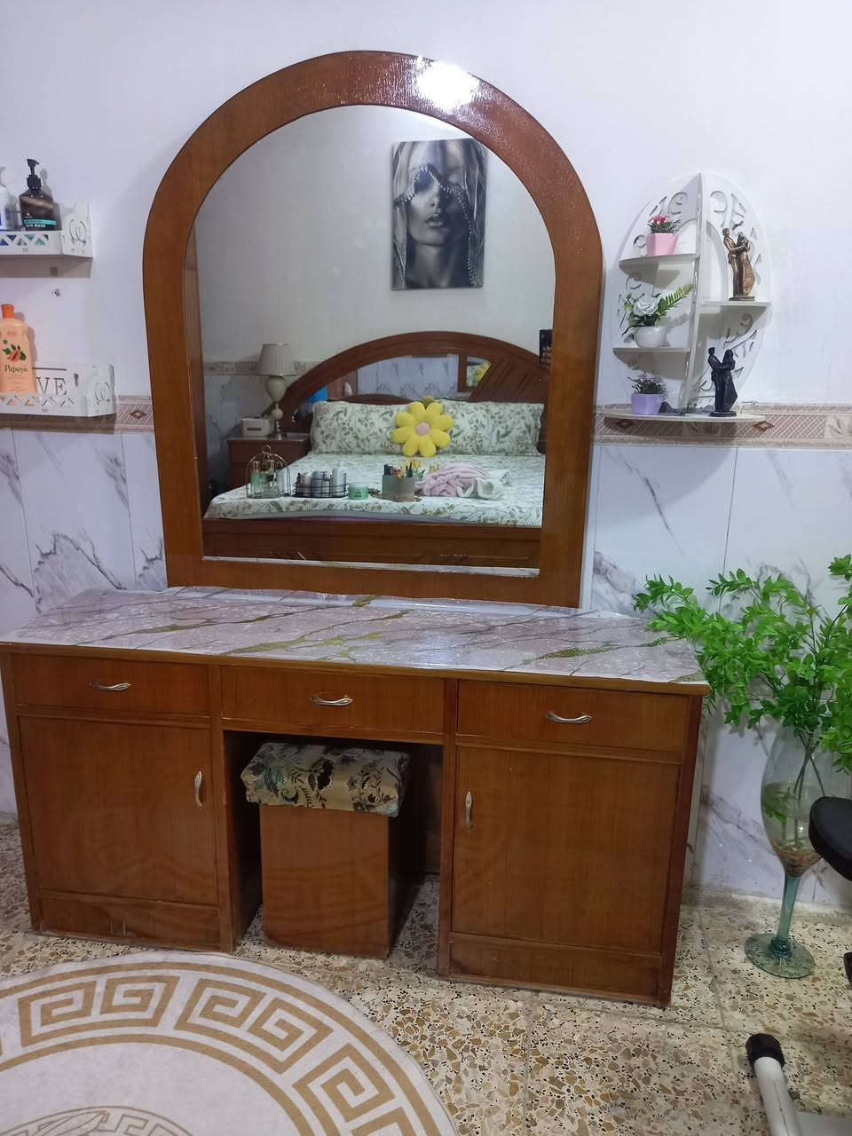 سلام عليكم عندي غراض بيت كامل نظيف شلعه كامله تجي وتشوف استفسار كربلاء حي الاسره 
***********
